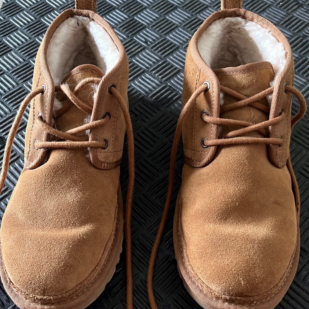 Womens Size 9 Ugg Neumel Short Chestnut Boots